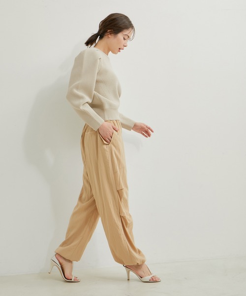 LE CERCLE par rope'（ルセルクルパーロペ）の「ボリュームクロップドプルオーバー（ニット/セーター・レディース・ネイビー/ターコイズブルー/イエロー/ベージュ・FREE）」の14枚目の写真