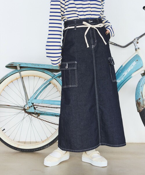 FREAK'S STORE（フリークスストア）の「SOMETHING × FREAK'S STORE/サムシング 別注 CARGO CURVE SKIRT/カーゴカーブスカート/デニムスカート（デニムスカート・レディース・ブラック/オリーブ/ネイビー・SMALL/MEDIUM）」の3枚目の写真