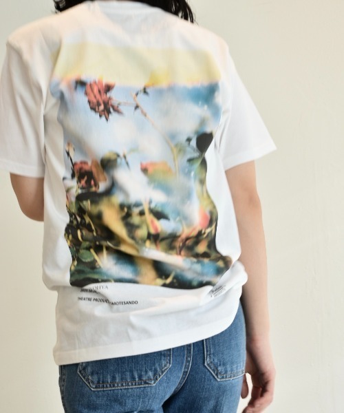 THEATRE PRODUCTS(シアタープロダクツ)の「限定展開【THEATRE PRODUCTS×Mariko Ohyaコラボ】Red Rose Tシャツ(Tシャツ/カットソー・レディース・アイボリー/ホワイト・FREE)」の7枚目の写真