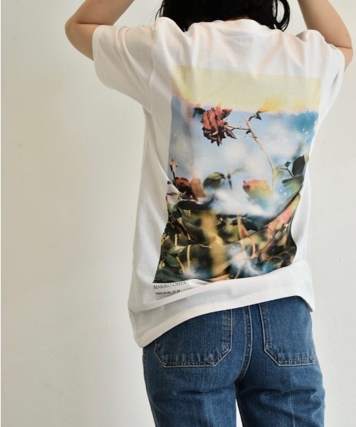 THEATRE PRODUCTS(シアタープロダクツ)の「限定展開【THEATRE PRODUCTS×Mariko Ohyaコラボ】Red Rose Tシャツ(Tシャツ/カットソー・レディース・アイボリー/ホワイト・FREE)」の13枚目の写真