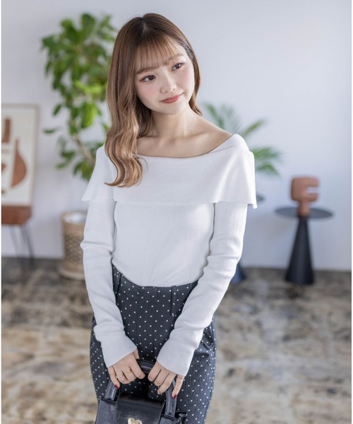 clear(クリア)の「オフショルデザイン長袖ニットトップス≪2024SS新作≫(ニット/セーター・レディース・ピンク/ブラック/オフホワイト・F)」の17枚目の写真