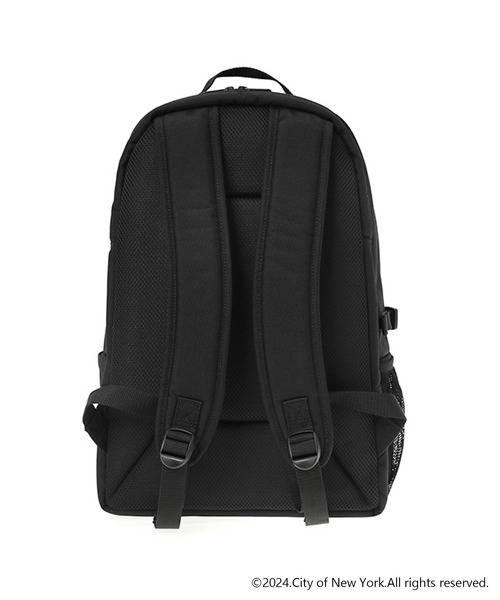 Manhattan Portage(マンハッタンポーテージ)の「Townsend Backpack Vinyl Lining NEW YORK CITY(バックパック/リュック・メンズ・ブラック・LARGE)」の4枚目の写真