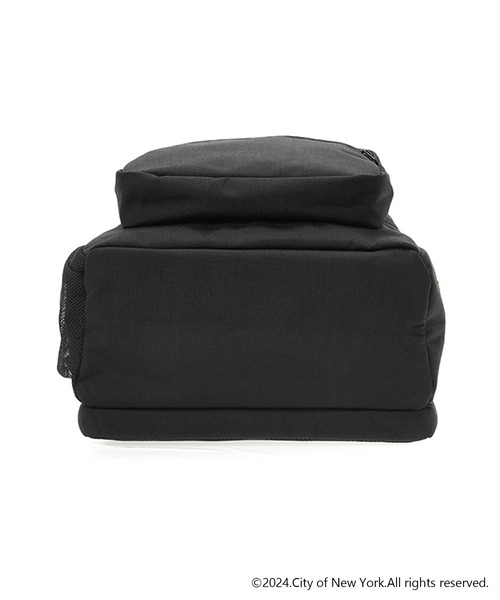Manhattan Portage(マンハッタンポーテージ)の「Townsend Backpack Vinyl Lining NEW YORK CITY(バックパック/リュック・メンズ・ブラック・LARGE)」の5枚目の写真