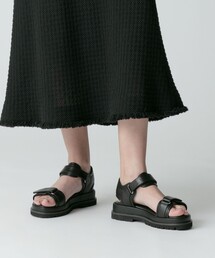 ベルクロサンダル