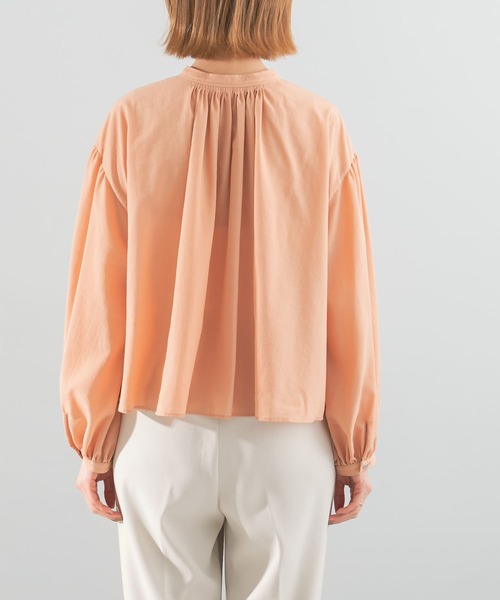 URBAN RESEARCH ROSSO WOMEN（アーバンリサーチ　ロッソ）の「UVカットギャザーボリュームシャツブラウス（シャツ/ブラウス・レディース・オレンジ/オフホワイト/ブラウン系その他・FREE）」の12枚目の写真