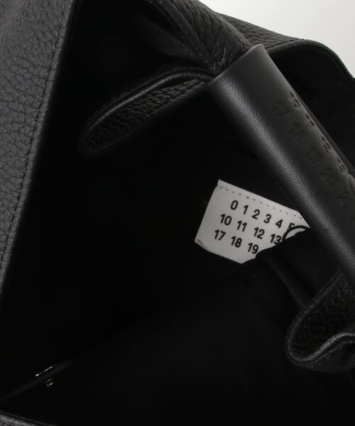 Maison Margiela(メゾンマルジェラ)の「MM6 SMALL JAPANESE HANDBAG(ハンドバッグ・レディース・ブラック・FREE)」の5枚目の写真
