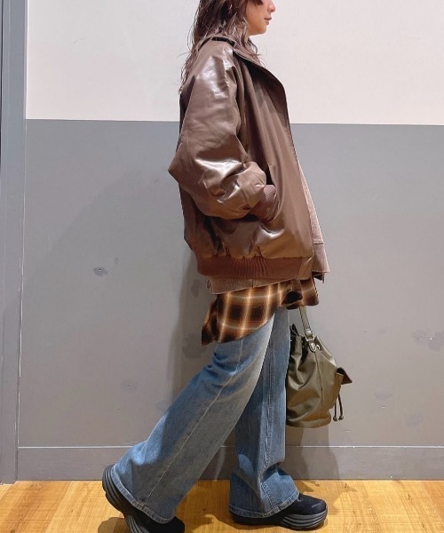SOMETHING(サムシング)の「SOMETHING(サムシング)【レディース】「LISA」フレアパンツ(デニムパンツ・レディース・ダークインディゴブルー・26inch/27inch/28inch/29inch/30inch/25inch/31inch)」の18枚目の写真