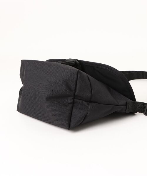 Manhattan Portage（マンハッタンポーテージ）の「Nylon Messenger Bag Flap Zipper Pocket Doraemon 2024（メッセンジャーバッグ・レディース・ブラック・X-SMALL）」の12枚目の写真