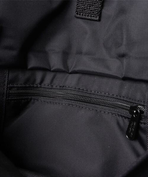 Manhattan Portage（マンハッタンポーテージ）の「Nylon Messenger Bag Flap Zipper Pocket Doraemon 2024（メッセンジャーバッグ・レディース・ブラック・X-SMALL）」の13枚目の写真