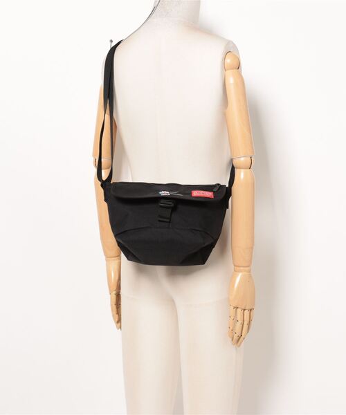 Manhattan Portage（マンハッタンポーテージ）の「Nylon Messenger Bag Flap Zipper Pocket Doraemon 2024（メッセンジャーバッグ・レディース・ブラック・X-SMALL）」の14枚目の写真