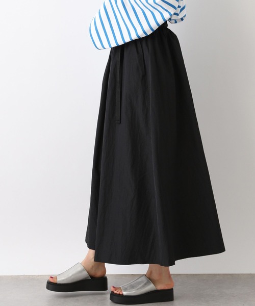 LEPSIM（レプシィム）の「ベルト付きフレアスカート　104970（スカート・レディース・アイボリー/ブラック/カーキ・FREE）」の18枚目の写真