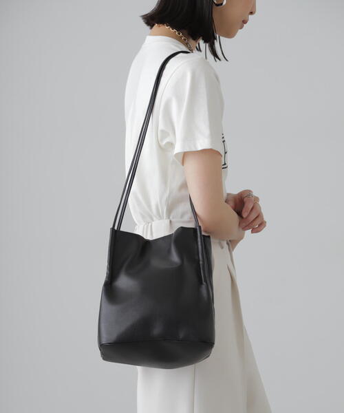 FREE'S MART（フリーズマート）の「◆スライドショルダーバッグ（ショルダーバッグ・レディース・ブラック/シルバー/ベージュ・ﾌﾘ-）」の4枚目の写真