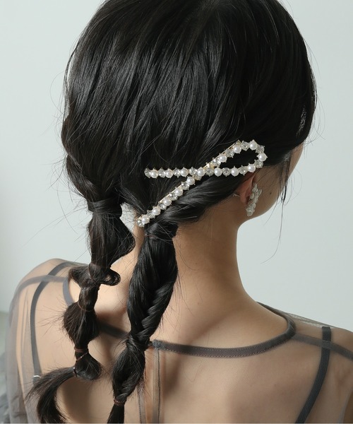 Kana（カナ）の「ノット デザイン パール ビジュー ヘアクリップ 結婚式 お呼ばれ オケージョン（バレッタ/ヘアクリップ・レディース・ホワイト系その他/ホワイト系その他2・フリー）」の7枚目の写真