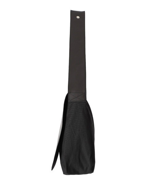 BALLAST ARK（バラストアーク）の「BALLAST ARK / バラストアーク：TOCHIGI LEATHER NEWSPAPER BAG：BA09-B001[AST]（ショルダーバッグ・メンズ・オリーブ/ブラック・FREE）」の8枚目の写真