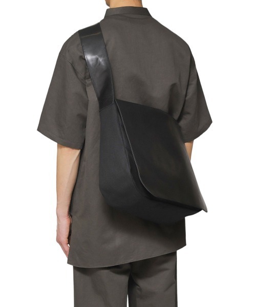 BALLAST ARK（バラストアーク）の「BALLAST ARK / バラストアーク：TOCHIGI LEATHER NEWSPAPER BAG：BA09-B001[AST]（ショルダーバッグ・メンズ・オリーブ/ブラック・FREE）」の15枚目の写真