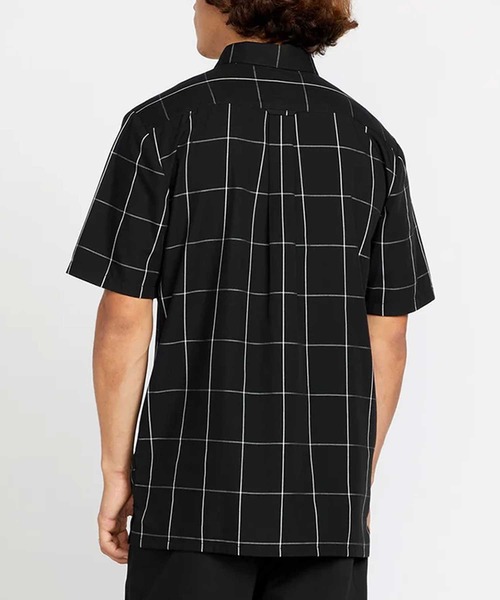 VOLCOM（ボルコム）の「VOLCOM/ボルコム メンズ 半袖 シャツ DESI A0422401 ピーター・シュロフ（シャツ/ブラウス・メンズ・ブラック・M/L）」の4枚目の写真