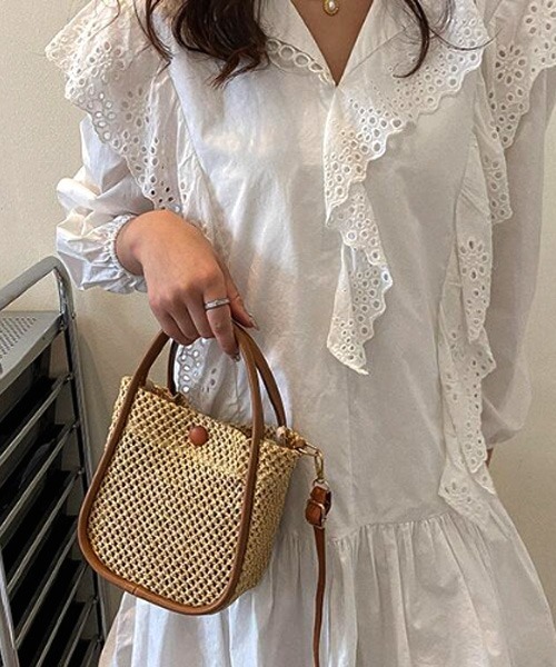 TONE SELECT GOODS（トーンセレクトグッズ）の「【resonance】インポーチ付き　ストローバッグ　マルチウェイ　ショルダーバッグ　ハンドバッグ　浴衣（かごバッグ・レディース・ホワイト系/ブラウン系/ベージュ系/ブラック系・FREE）」の3枚目の写真