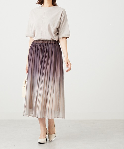 BELLUNA PLUS（ベルーナ）の「プリーツデザイングラデーションスカート（スカート・レディース・ベージュ系/ブルー系/グリーン系・X-LARGE/LARGE/MEDIUM/SMALL）」の9枚目の写真