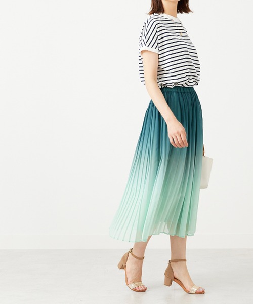 BELLUNA PLUS（ベルーナ）の「プリーツデザイングラデーションスカート（スカート・レディース・ベージュ系/ブルー系/グリーン系・X-LARGE/LARGE/MEDIUM/SMALL）」の12枚目の写真