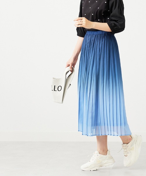 BELLUNA PLUS（ベルーナ）の「プリーツデザイングラデーションスカート（スカート・レディース・ベージュ系/ブルー系/グリーン系・X-LARGE/LARGE/MEDIUM/SMALL）」の7枚目の写真