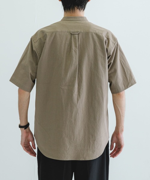 URBAN RESEARCH（アーバンリサーチ）の「JOG COTTONバンドカラー半袖シャツ（シャツ/ブラウス・メンズ・モカ/ネイビー/ブルー系その他/ホワイト・MEDIUM/LARGE）」の21枚目の写真