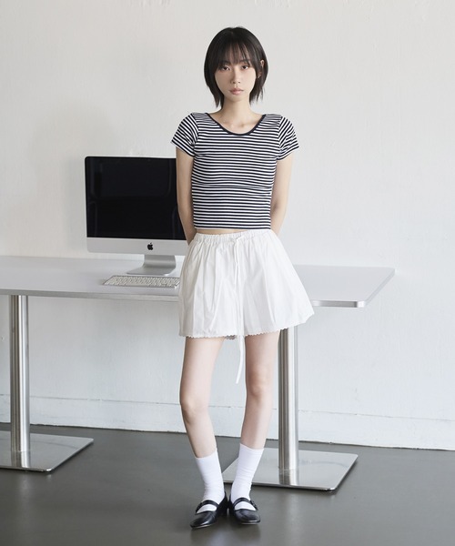 UNE MANSION（ユヌマンション）の「【インナーレース付き】【ホームウェア/ビーチウェア】ウエストゴムフロントボタンレースショートパンツ（その他パンツ・レディース・アイボリー/スカイブルー・FREE）」の4枚目の写真