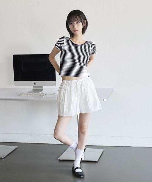 UNE MANSION（ユヌマンション）の「【インナーレース付き】【ホームウェア/ビーチウェア】ウエストゴムフロントボタンレースショートパンツ（その他パンツ・レディース・アイボリー/スカイブルー・FREE）」の5枚目の写真