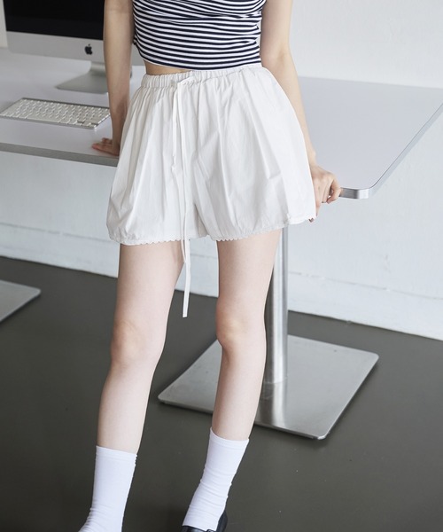 UNE MANSION（ユヌマンション）の「【インナーレース付き】【ホームウェア/ビーチウェア】ウエストゴムフロントボタンレースショートパンツ（その他パンツ・レディース・アイボリー/スカイブルー・FREE）」の9枚目の写真