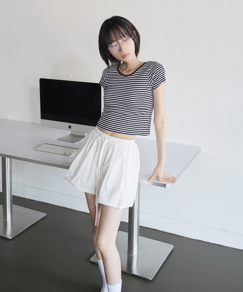 UNE MANSION（ユヌマンション）の「【インナーレース付き】【ホームウェア/ビーチウェア】ウエストゴムフロントボタンレースショートパンツ（その他パンツ・レディース・アイボリー/スカイブルー・FREE）」の10枚目の写真