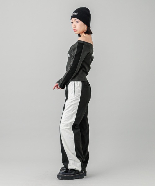 X-girl（エックスガール）の「OFF THE SHOULDER L/S TOP（Tシャツ/カットソー・レディース・オフホワイト/オリーブ/チャコール・S/M）」の12枚目の写真