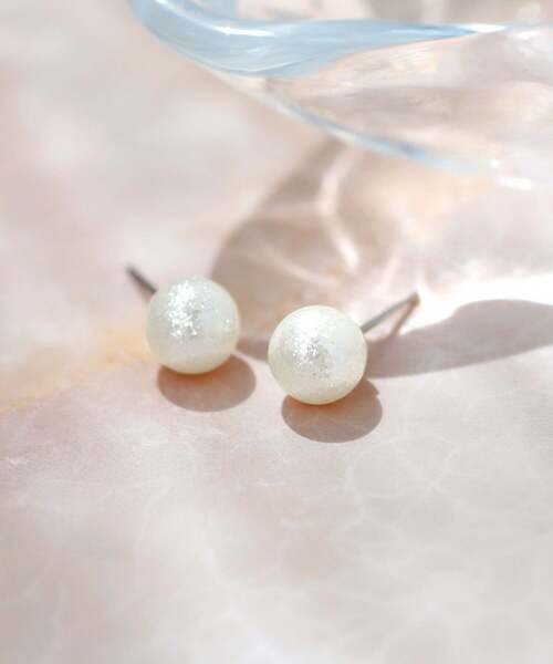 ANEMONE(アネモネ)の「シャイニーパールミニピアス(ピアス(両耳用)・レディース・ホワイト・FREE)」の5枚目の写真