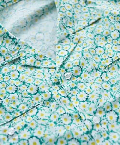 CAMPHOR WOOD(カンファーウッド)の「flower pattern open collar shirt / 総柄フラワーオープンカラーシャツ(シャツ/ブラウス・メンズ・イエロー×グリーン・MEDIUM/LARGE)」の2枚目の写真