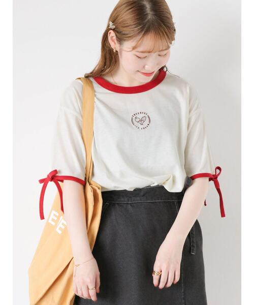 ehka sopo(エヘカソポ)の「袖リボンワンポイント刺繍リンガーT(Tシャツ/カットソー・レディース・オフホワイト/ブラック/サックスブルー/キナリ・F)」の3枚目の写真