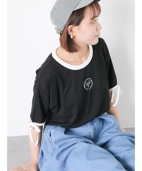ehka sopo(エヘカソポ)の「袖リボンワンポイント刺繍リンガーT(Tシャツ/カットソー・レディース・オフホワイト/ブラック/サックスブルー/キナリ・F)」の4枚目の写真