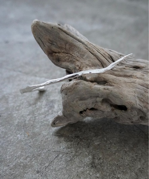 Lynn.（リン）の「twing neck caff（チョーカー・レディース・シルバー/シルバー系その他2・FREE）」の4枚目の写真