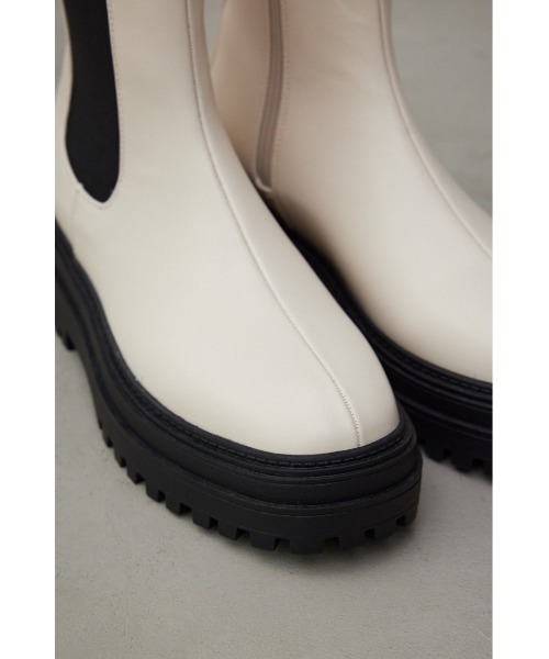 AZUL by moussy(アズールバイマウジー)の「トラックソールサイドゴアブーツ(ブーツ・レディース・アイボリー/ブラック/シルバー・LL/SMALL/MEDIUM/LARGE)」の21枚目の写真