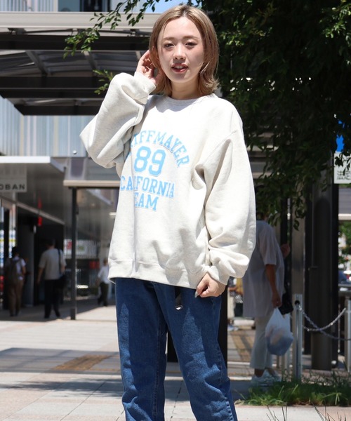 KRIFF MAYER(クリフメイヤー)の「ロゴスウェットクルー(スウェット・メンズ・グレー/ブラック/グリーン/カラフル/オートミール/マスタード・MEDIUM/LARGE/X-LARGE)」の3枚目の写真