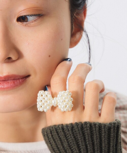BEAMS BOY（ビームスボーイ）の「パール リボン リング（リング・レディース・シルバー/ホワイト・ONE SIZE）」の4枚目の写真
