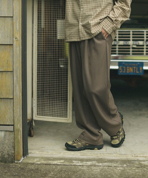 B:MING by BEAMS（ビーミングバイビームス）の「ポリエステル 2プリーツ ワイドパンツ（その他パンツ・メンズ・ブラウン/ブラック・SMALL/MEDIUM/X-LARGE/LARGE）」の22枚目の写真