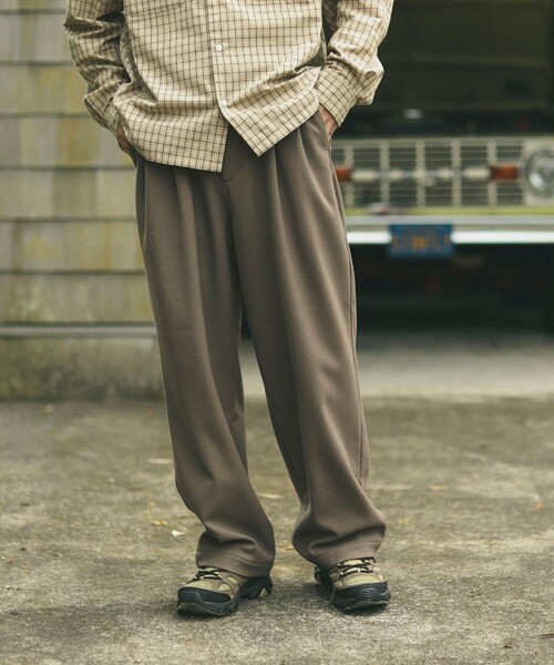 B:MING by BEAMS（ビーミングバイビームス）の「ポリエステル 2プリーツ ワイドパンツ（その他パンツ・メンズ・ブラウン/ブラック・SMALL/MEDIUM/X-LARGE/LARGE）」の20枚目の写真