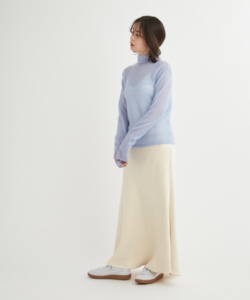 emmi(エミ)の「シアータートルネックモヘアニットトップス(ニット/セーター・レディース・ライトブルー/アイボリー/ブラック・FREE)」の12枚目の写真