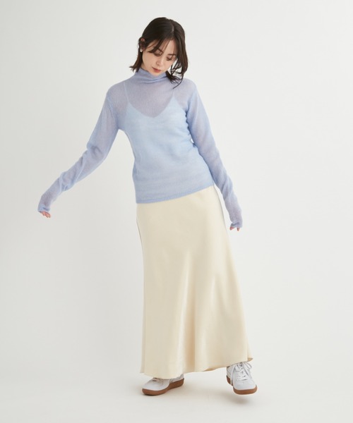 emmi(エミ)の「シアータートルネックモヘアニットトップス(ニット/セーター・レディース・ライトブルー/アイボリー/ブラック・FREE)」の13枚目の写真