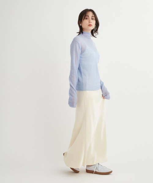 emmi(エミ)の「シアータートルネックモヘアニットトップス(ニット/セーター・レディース・ライトブルー/アイボリー/ブラック・FREE)」の11枚目の写真