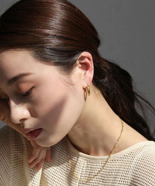 abaskdesign(アバスクデザイン)の「金属アレルギー対応 フープステンレスピアス(ピアス(両耳用)・レディース・シルバー/ゴールド/ゴールド系その他・FREE)」の4枚目の写真