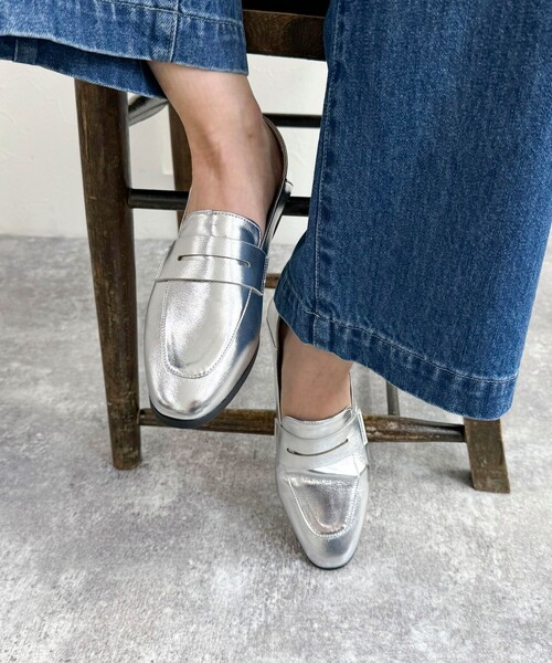 fredy emue（フレディエミュ）の「【JETEE/ ジュテ】スリムコインローファー（ローファー・レディース・シルバー/ブラック・24/23）」の3枚目の写真