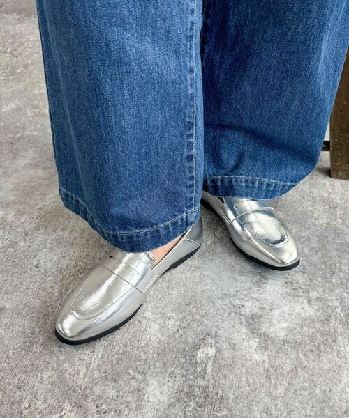 fredy emue（フレディエミュ）の「【JETEE/ ジュテ】スリムコインローファー（ローファー・レディース・シルバー/ブラック・24/23）」の5枚目の写真