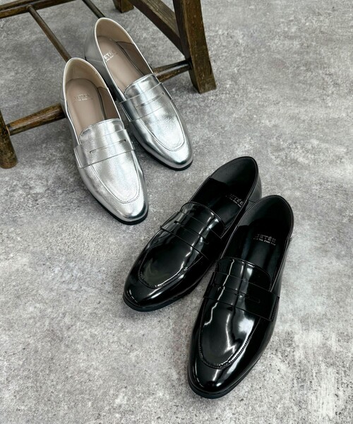 fredy emue（フレディエミュ）の「【JETEE/ ジュテ】スリムコインローファー（ローファー・レディース・シルバー/ブラック・24/23）」の11枚目の写真