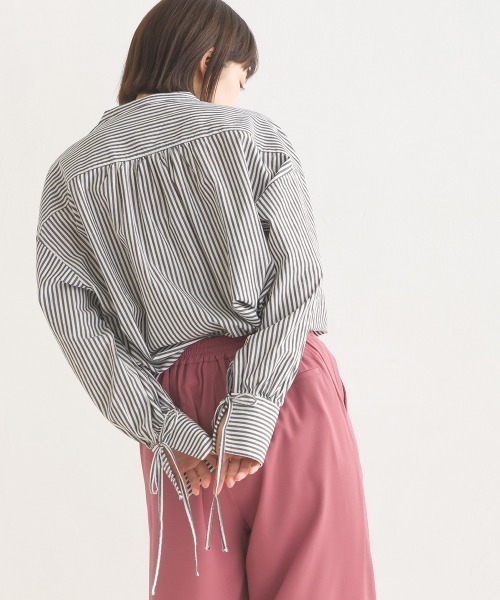 OMNES(オムネス)の「製品洗いコットンブロード袖口リボンオーバーシャツ(シャツ/ブラウス・レディース・ブラック系その他/ブラック系その他2/グレー系その他/ブルー系その他/ホワイト/ライトグレー/ベージュ系その他/ベージュ系その他2・FREE)」の15枚目の写真