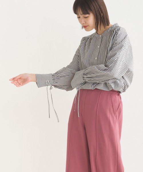 OMNES(オムネス)の「製品洗いコットンブロード袖口リボンオーバーシャツ(シャツ/ブラウス・レディース・ブラック系その他/ブラック系その他2/グレー系その他/ブルー系その他/ホワイト/ライトグレー/ベージュ系その他/ベージュ系その他2・FREE)」の16枚目の写真