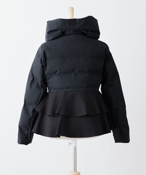 RIRIYANO（リリヤーノ）の「ペプラムファイバーダウンジャケット